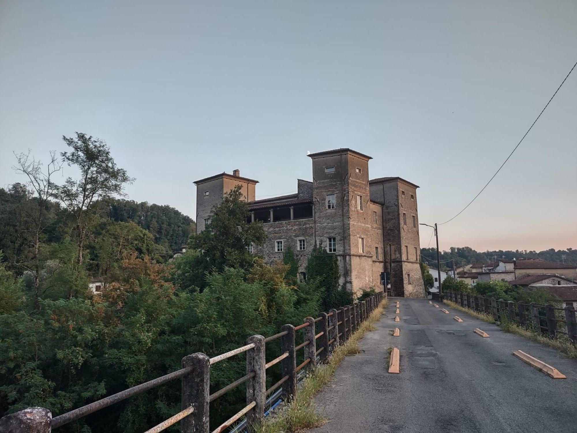 Castello Di Pontebosio Luxury Resort Licciana Nardi Exteriör bild
